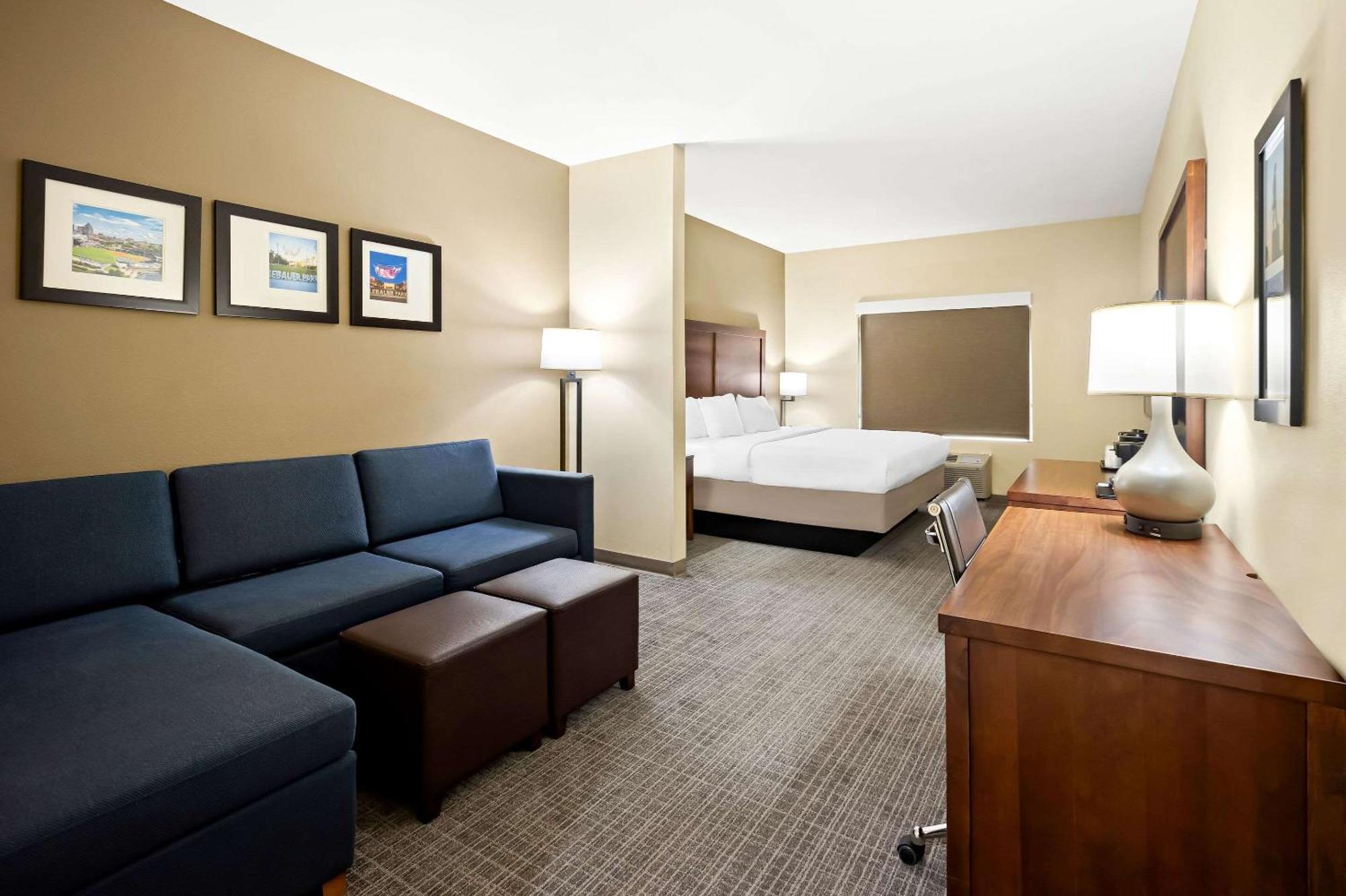 Comfort Inn & Suites High Point - Archdale Bagian luar foto