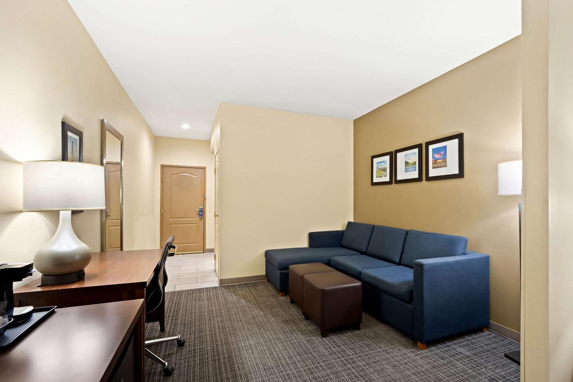 Comfort Inn & Suites High Point - Archdale Bagian luar foto